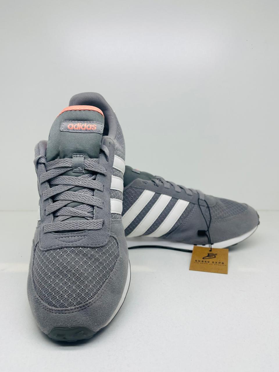 Adidas Neo City Racer Size (40.5)