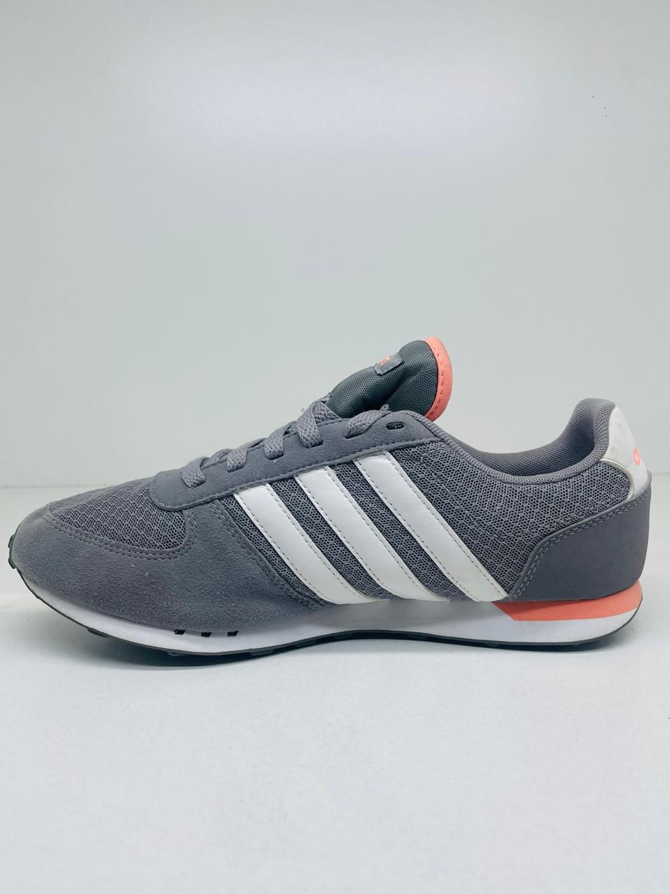 Adidas Neo City Racer Size (40.5)