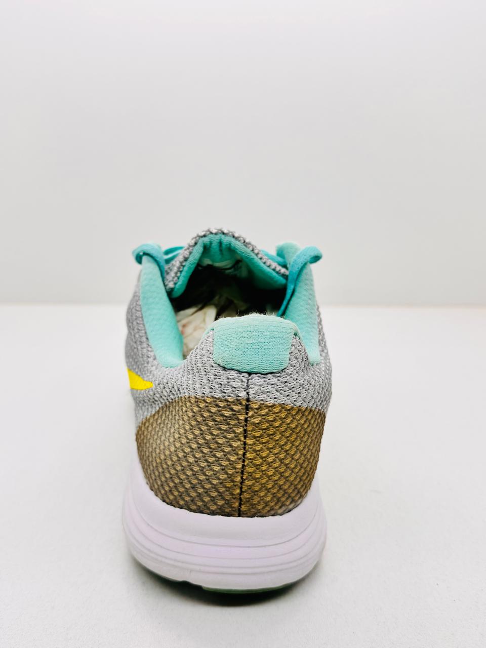 Nike Revolution 3