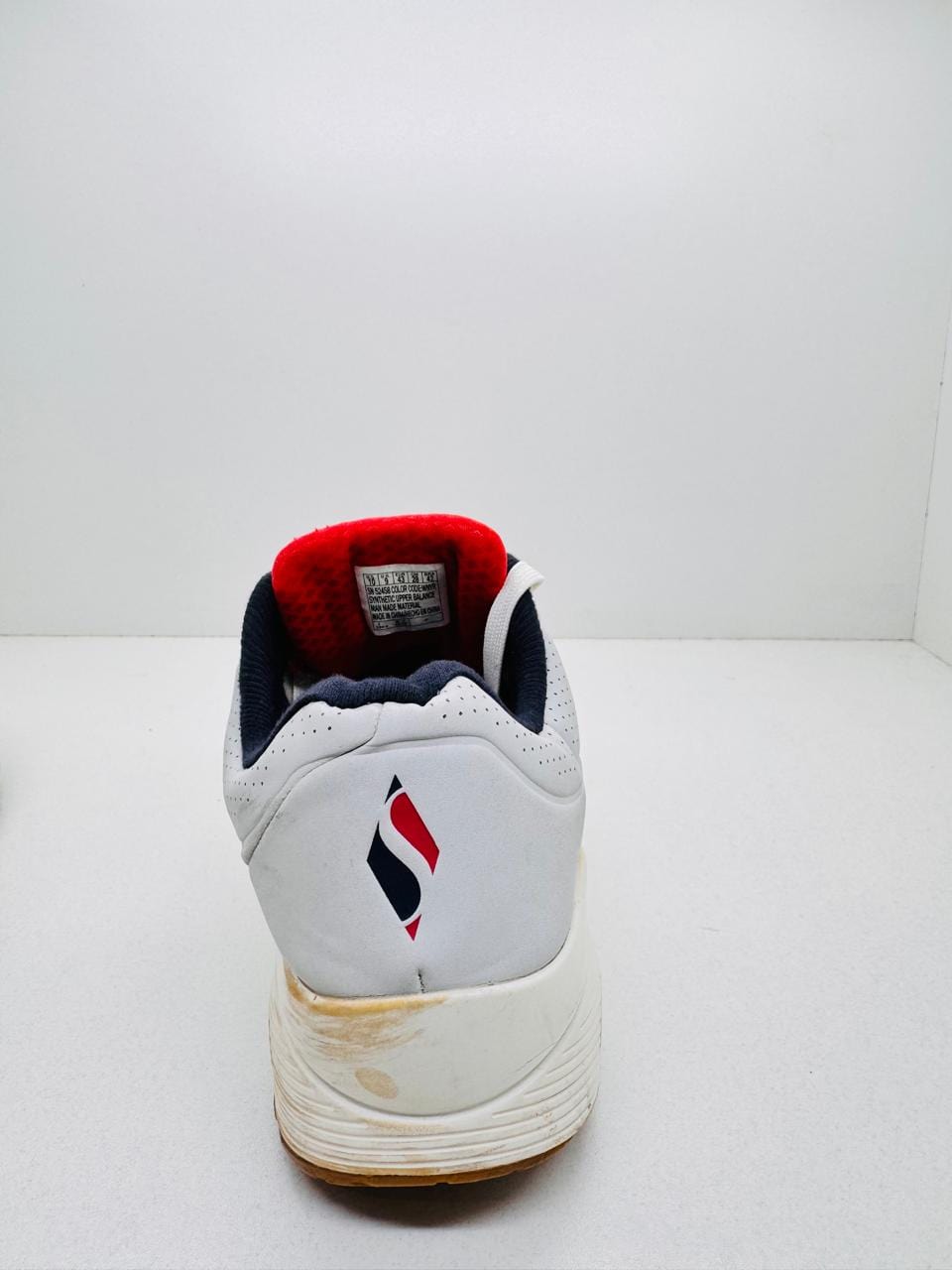 Sketchers UNO Stand On Air