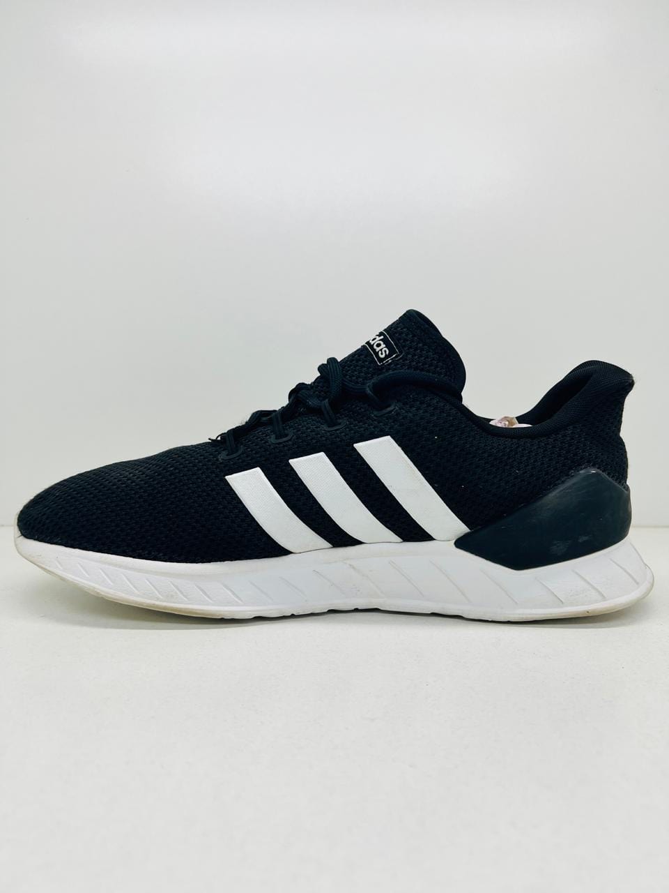 Adidas Questar NXT