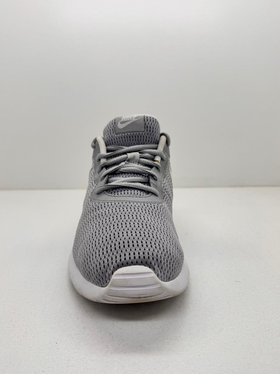 Nike Tanjun