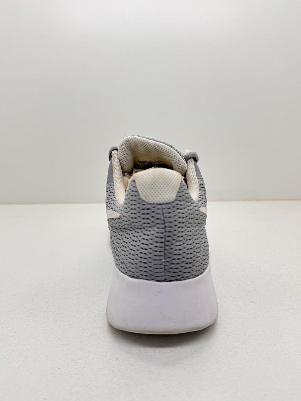 Nike Tanjun