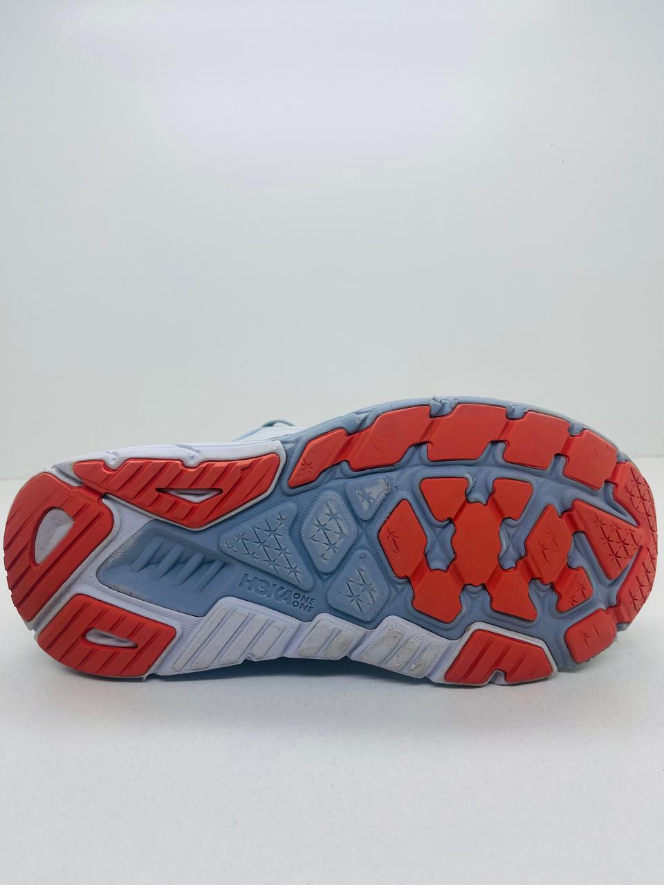 Hoka Arahi 6