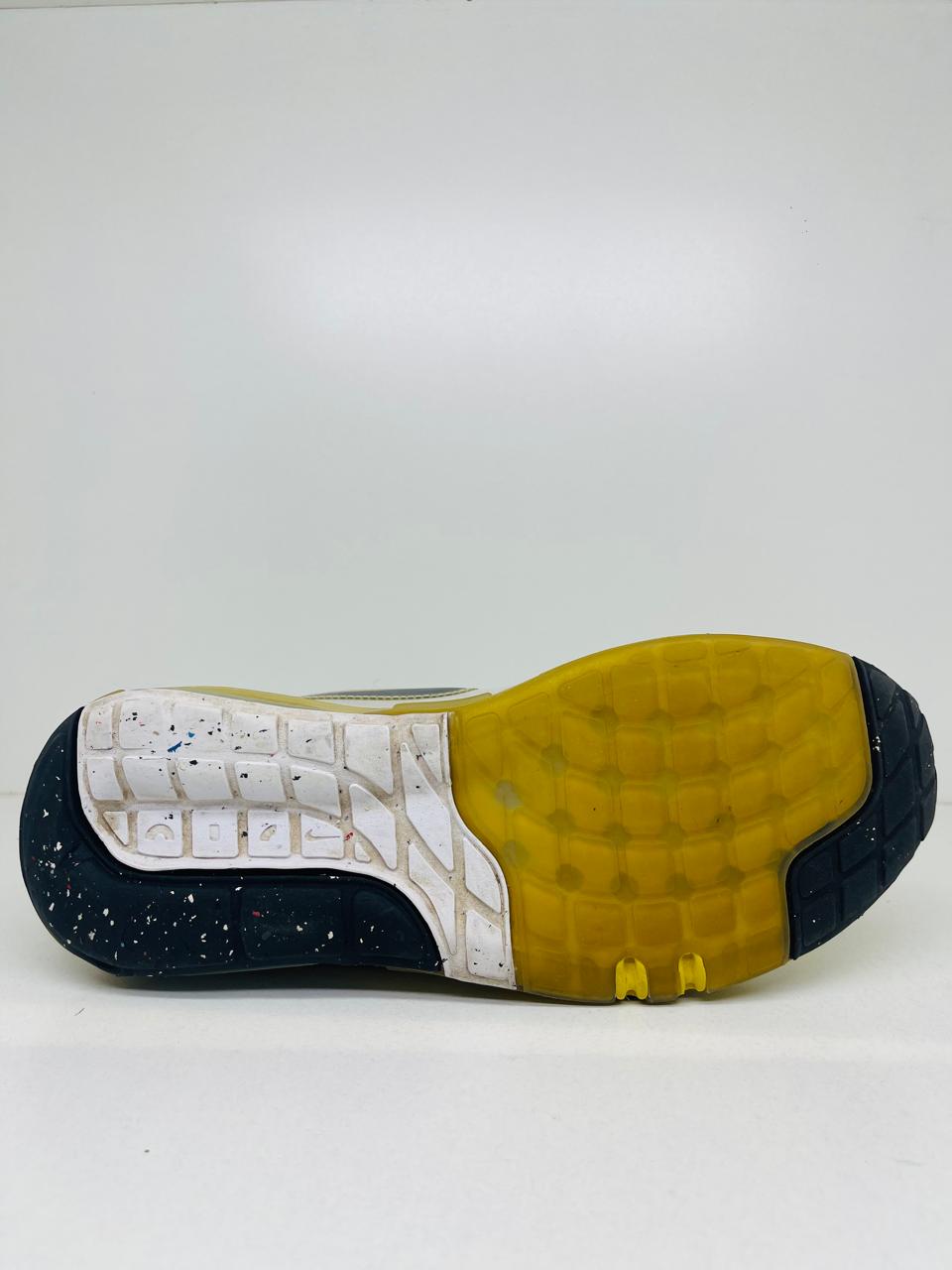 Nike Ari Max Motif