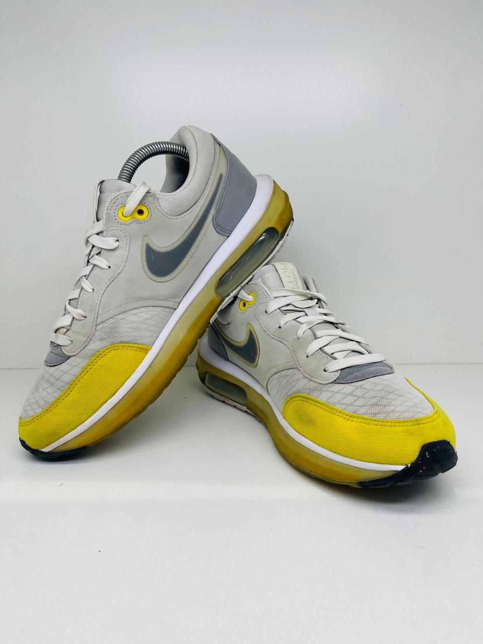 Nike Ari Max Motif