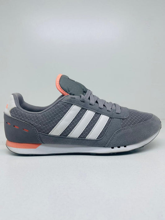 Adidas Neo City Racer Size (40.5)