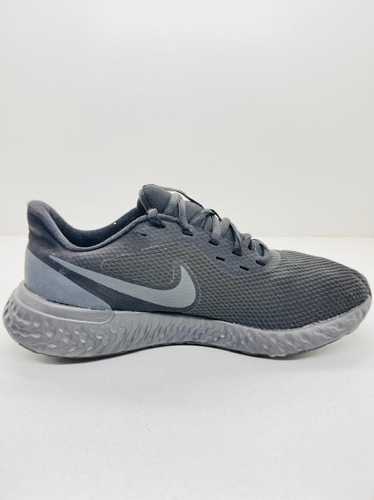 Nike Revolution Size (40)