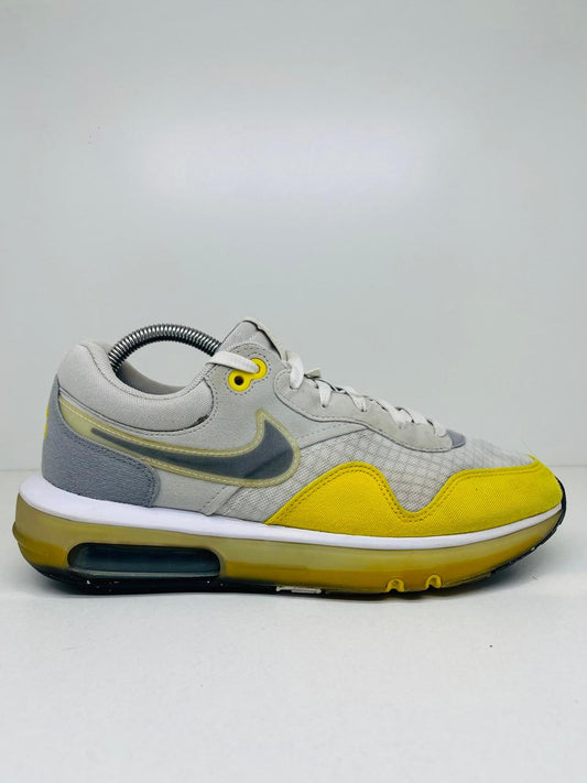 Nike Ari Max Motif