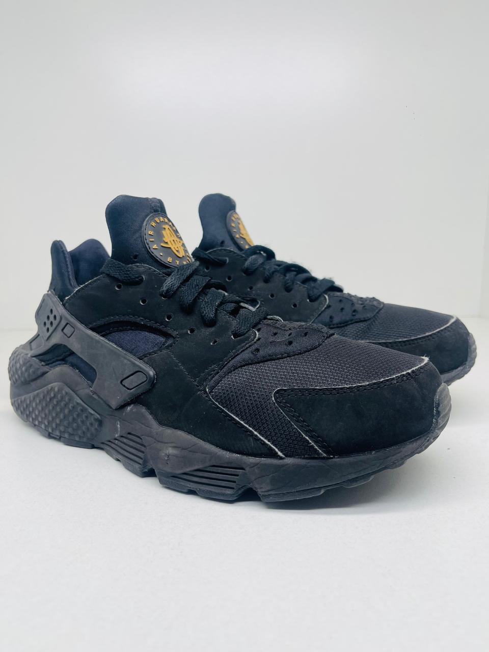 Nike Air Huarache Size (40)