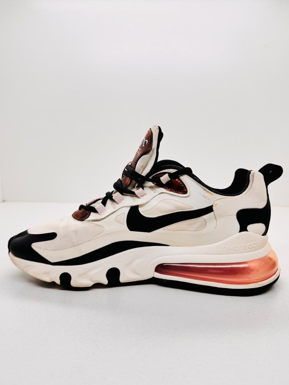 NIke Air  React  270 Size (40)