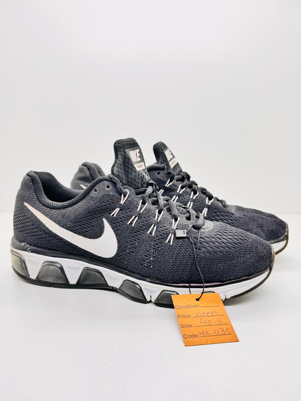 Nike Tail Wind 8 Size (40.5)
