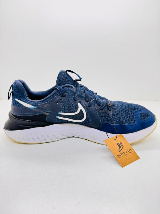 Nike Legend React 2